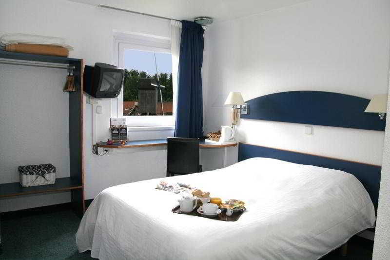 Kyriad Lille Est - Villeneuve d'Ascq Habitación foto